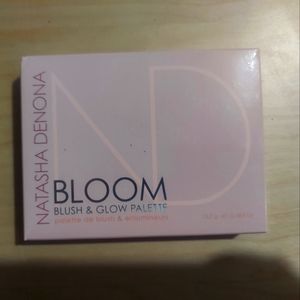 Brand new makeup palettes!!